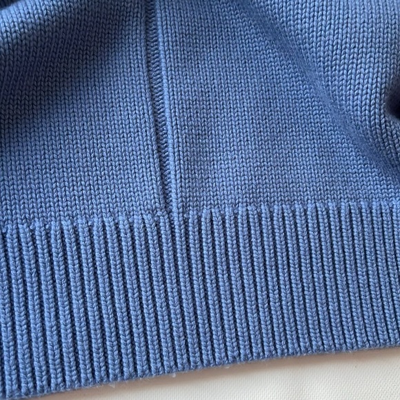 100% cashmere V-neck sweater
